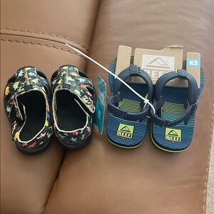 Reef Kids Flip Flops - Sz 5 Navy and Lime & wonder nation Sz 4 slip on-dinosaurs